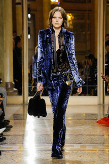 Versace  FALL 2018 MENSWEAR Milan MFW коллекция Версаче осень 2018 мужская неделя моды в Милане Mainstyles